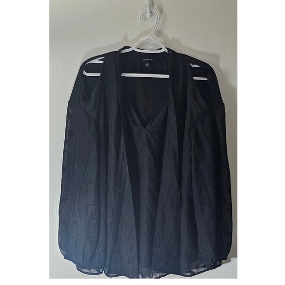 Torrid Blouse, Black Heart, tie front Cold Shoulder Long Sleeve Shirt, size 1X - Picture 2 of 7